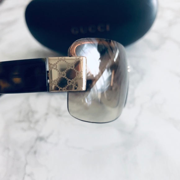 Gucci Sunglasses - Picture 3 of 4